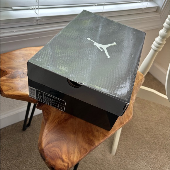 Jordan, Concord 11s Retro Highs - Picture 3 of 9